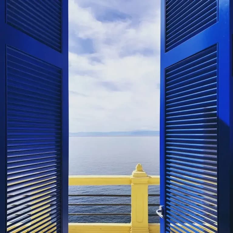 Deluxe Double room with balcony and with sea view full double bed