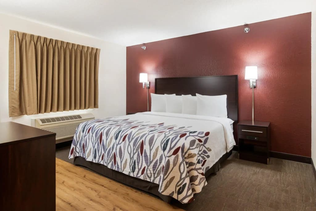 Double Suite full double bed