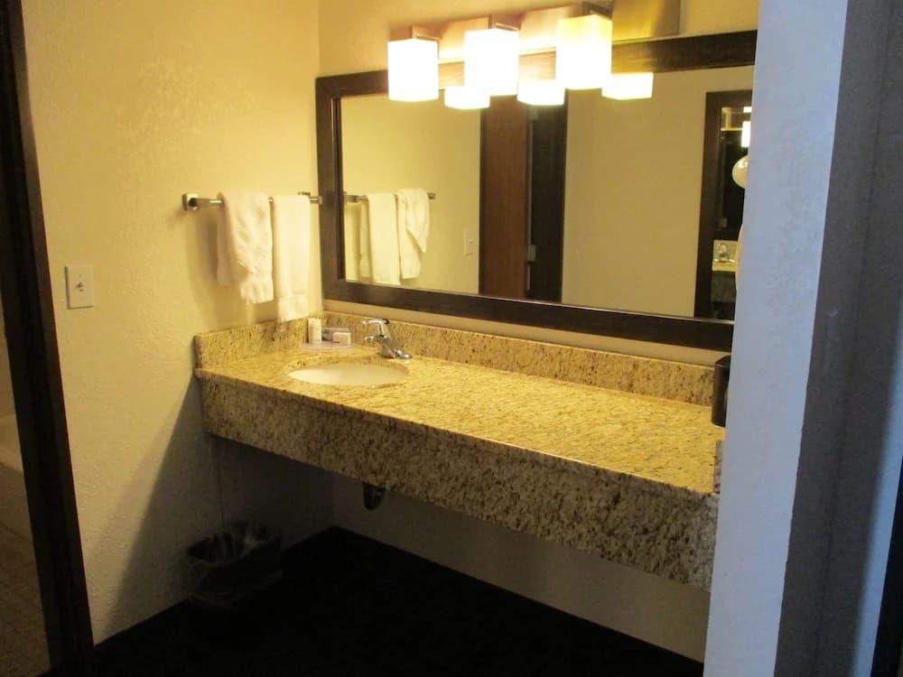 Deluxe Quadruple Suite with view