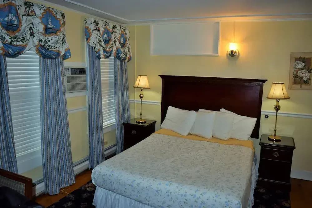 Economy room