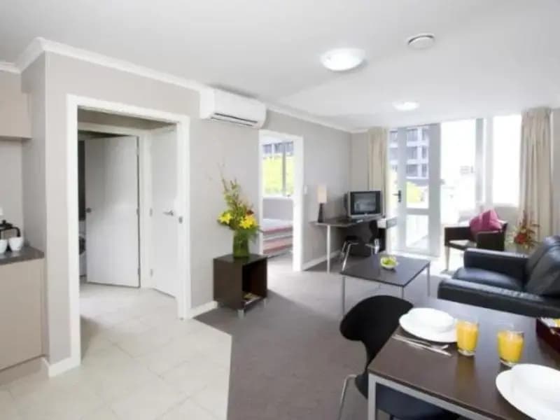2 Bedrooms Apartment