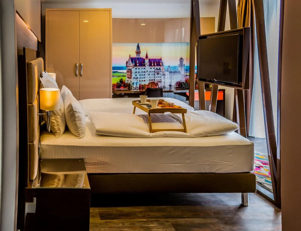 Executive Double Suite full double bed