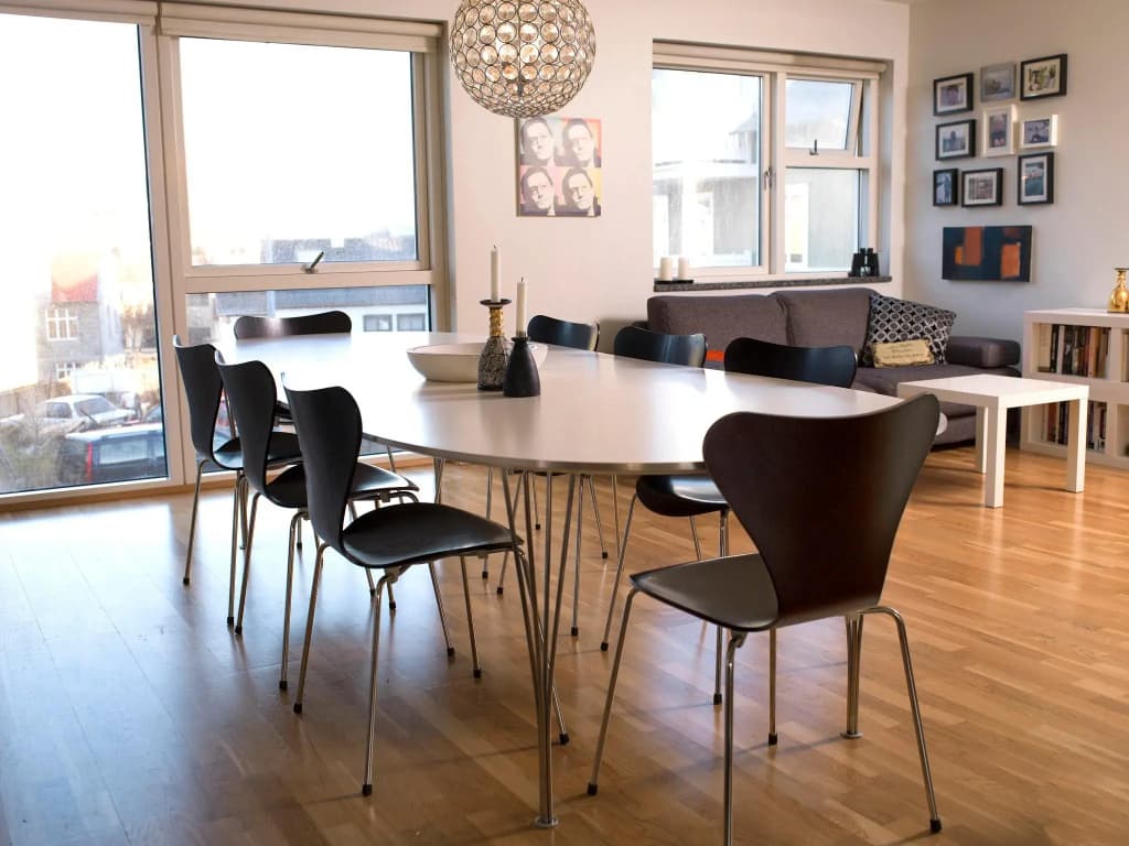 2 Bedrooms Apartment