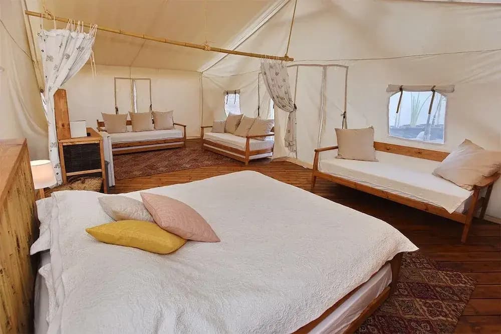 Tent with balcony and with mountain view