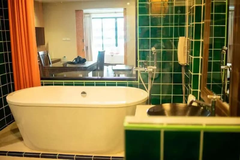 Deluxe Double room with pool view full double bed