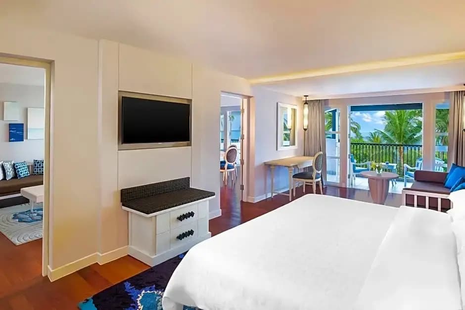 1 Bedroom Double Suite with balcony full double bed