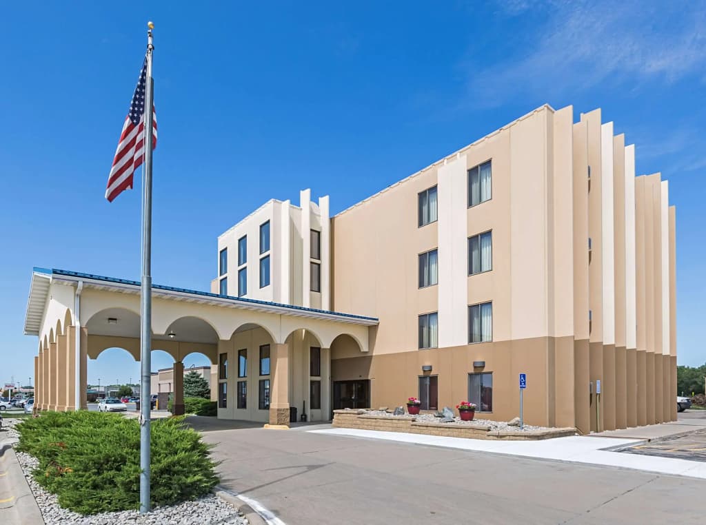 Hotel photo 1