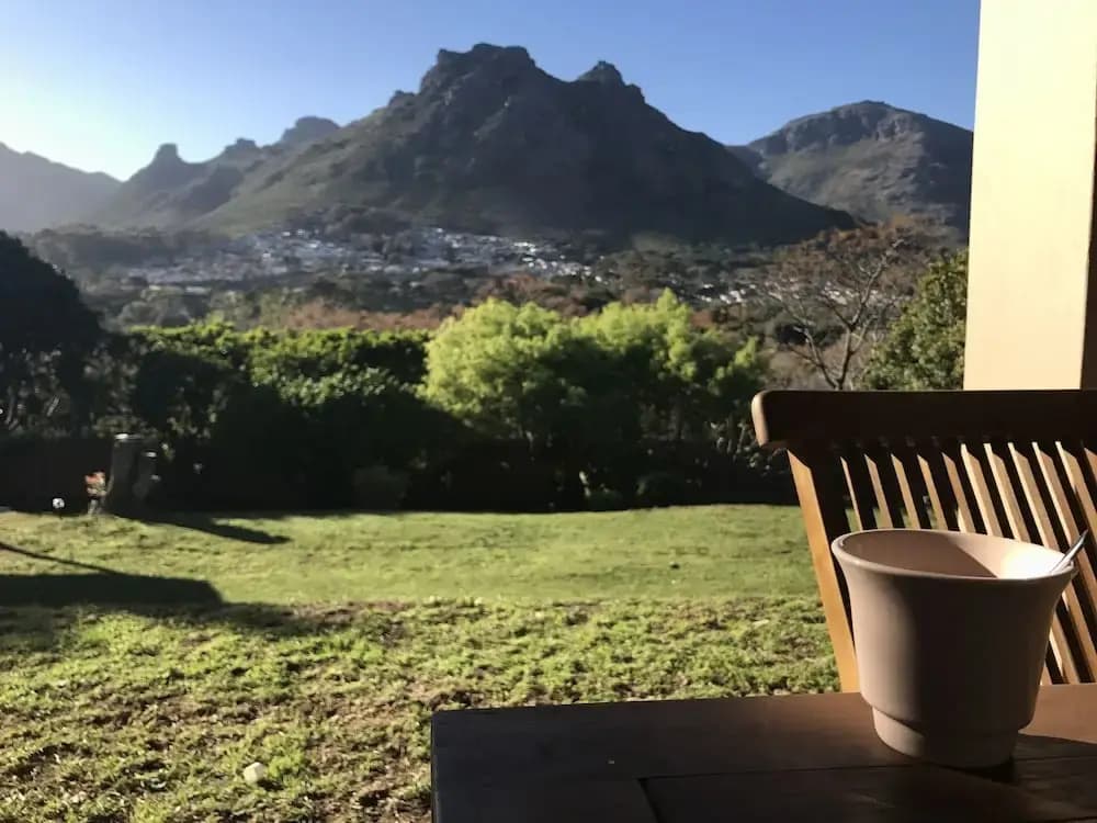 Deluxe Double Basement room with garden view full double bed