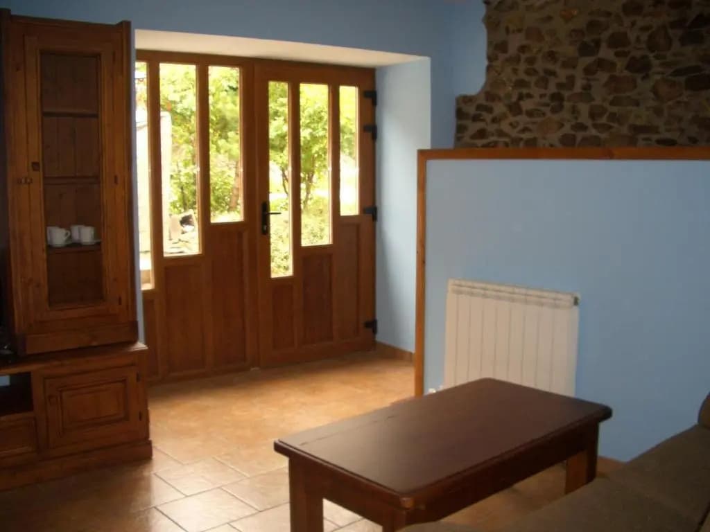 3 Bedrooms Apartment