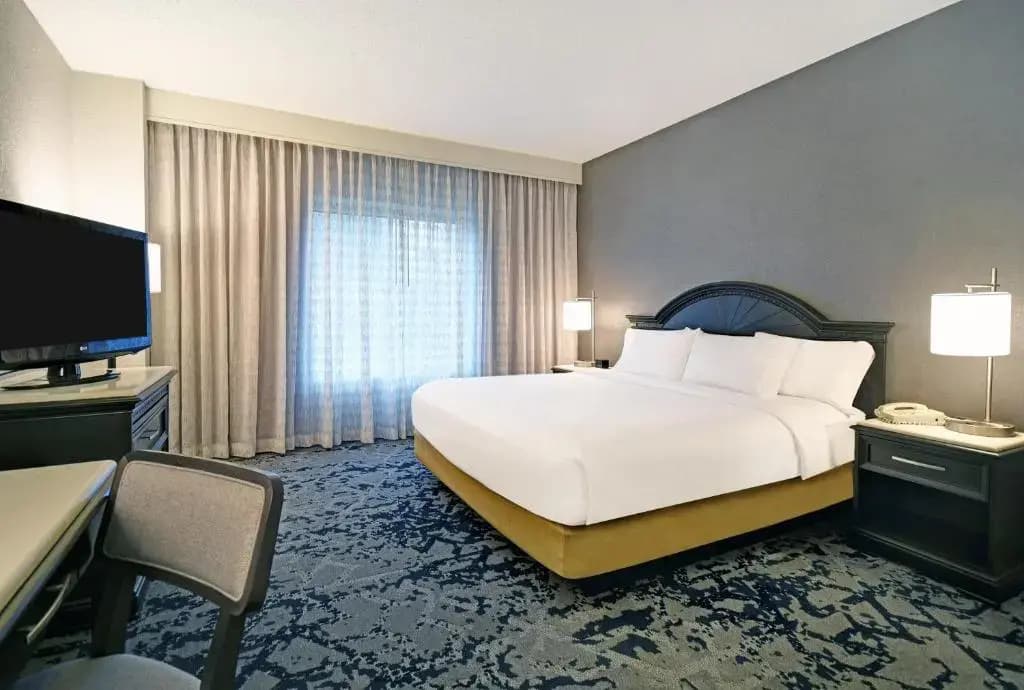 Double Suite full double bed