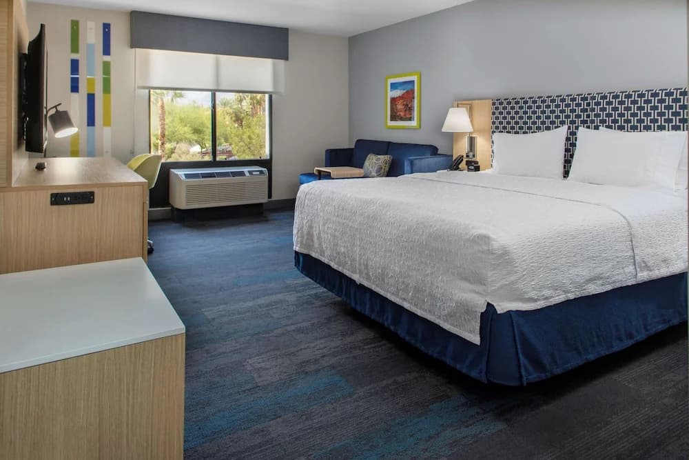 Study Double room full double bed