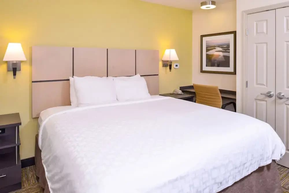 1 Bedroom Suite