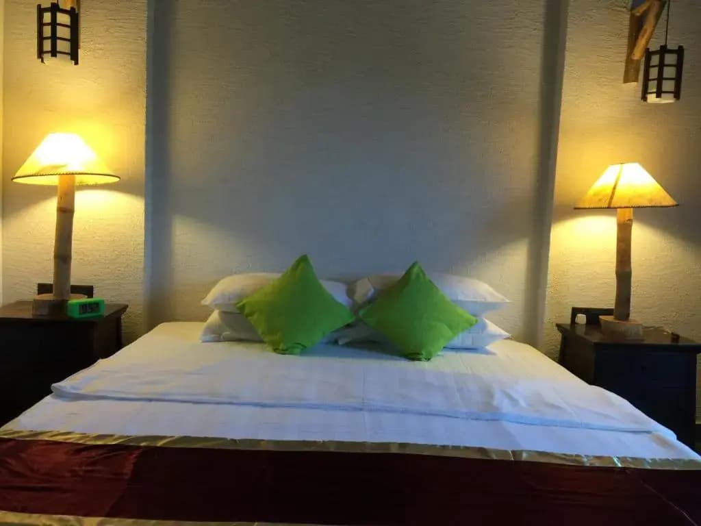 Deluxe Double room with garden view full double bed