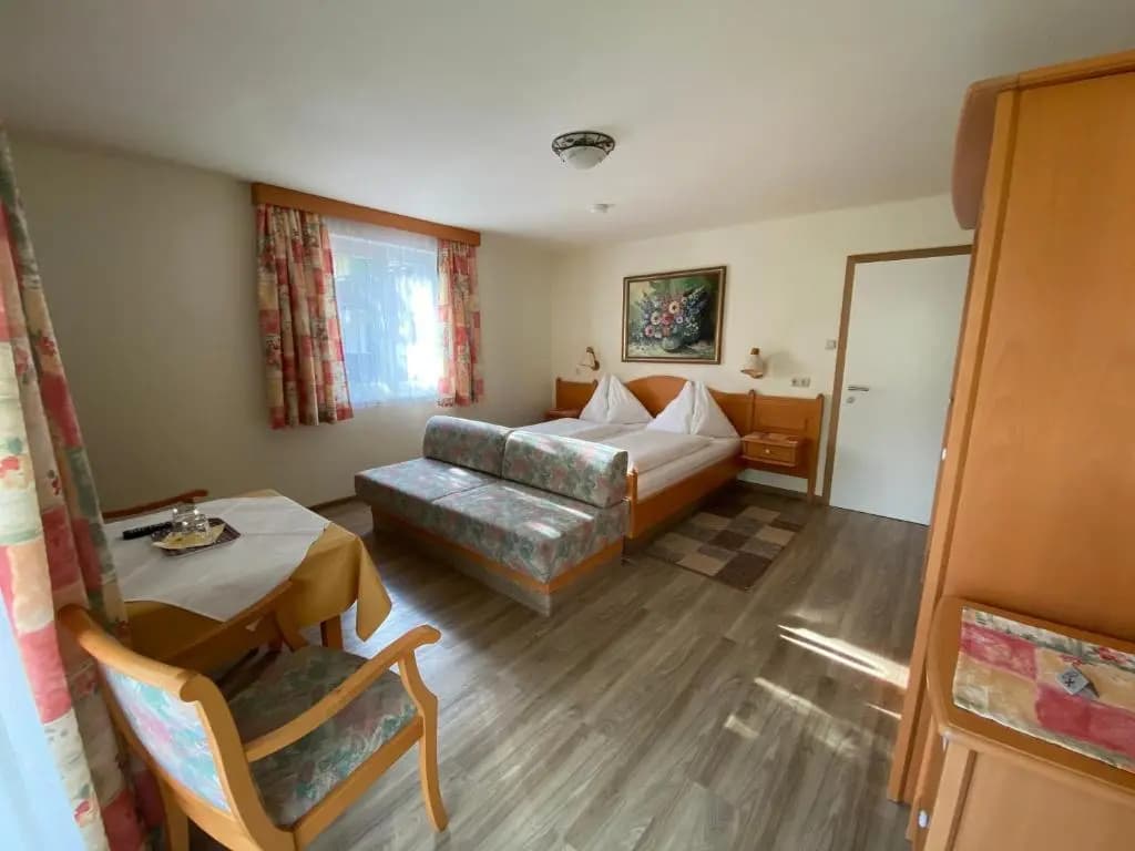 Standard Double room with balcony full double bed