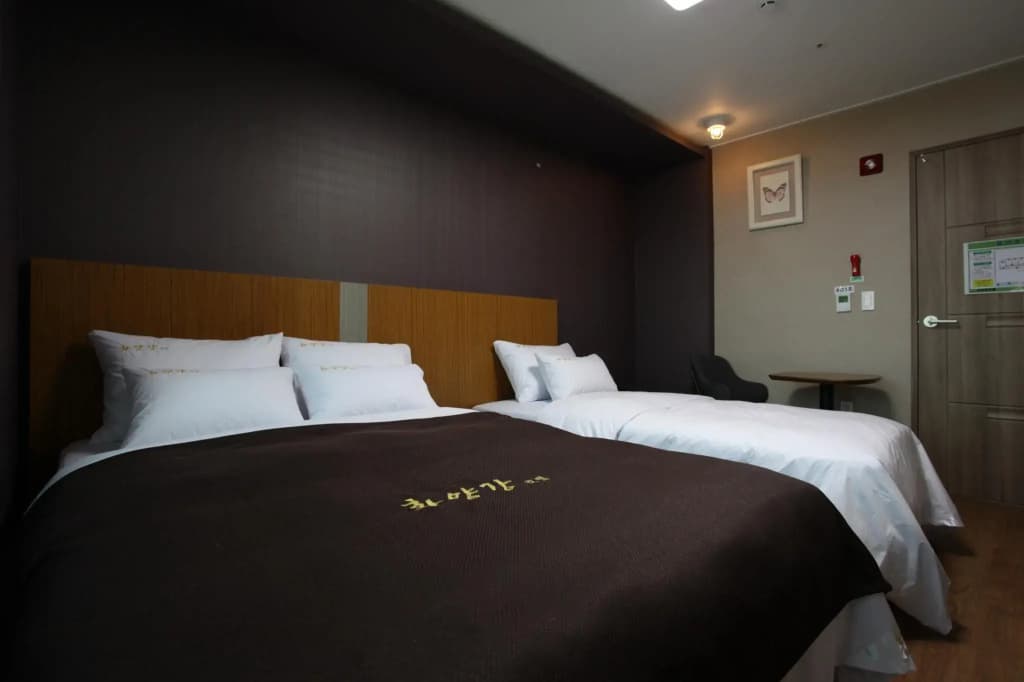 Standard Triple room
