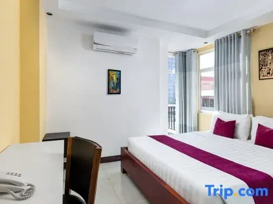 Deluxe Double room with balcony full double bed