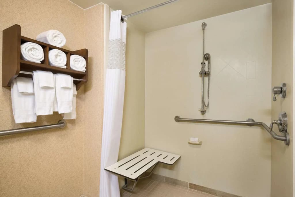 Double Suite full double bed