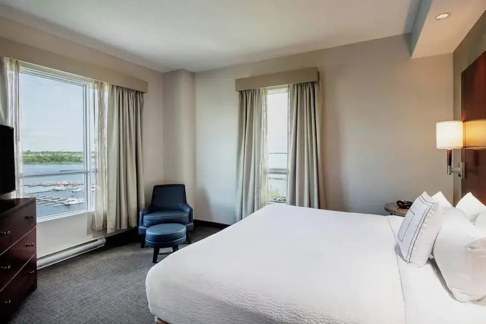 1 Bedroom Suite with city view