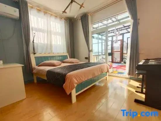 Double Suite with sea view full double bed