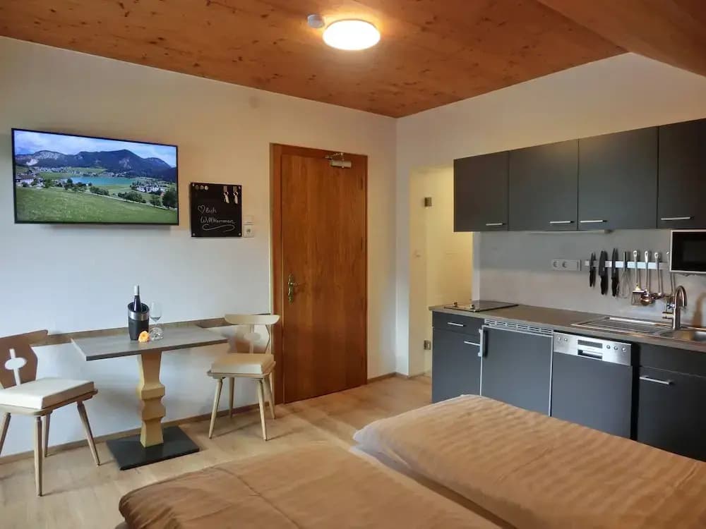 1 Bedroom Apartment with lake view