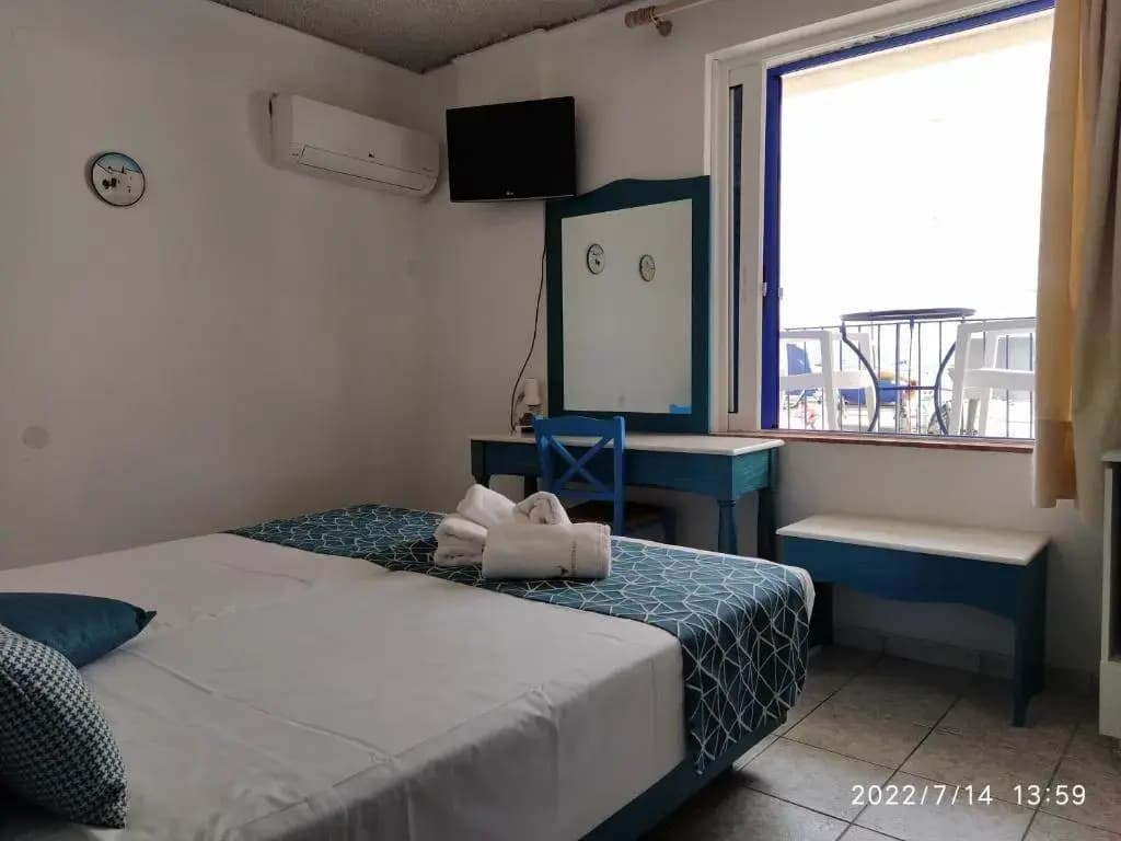Economy room