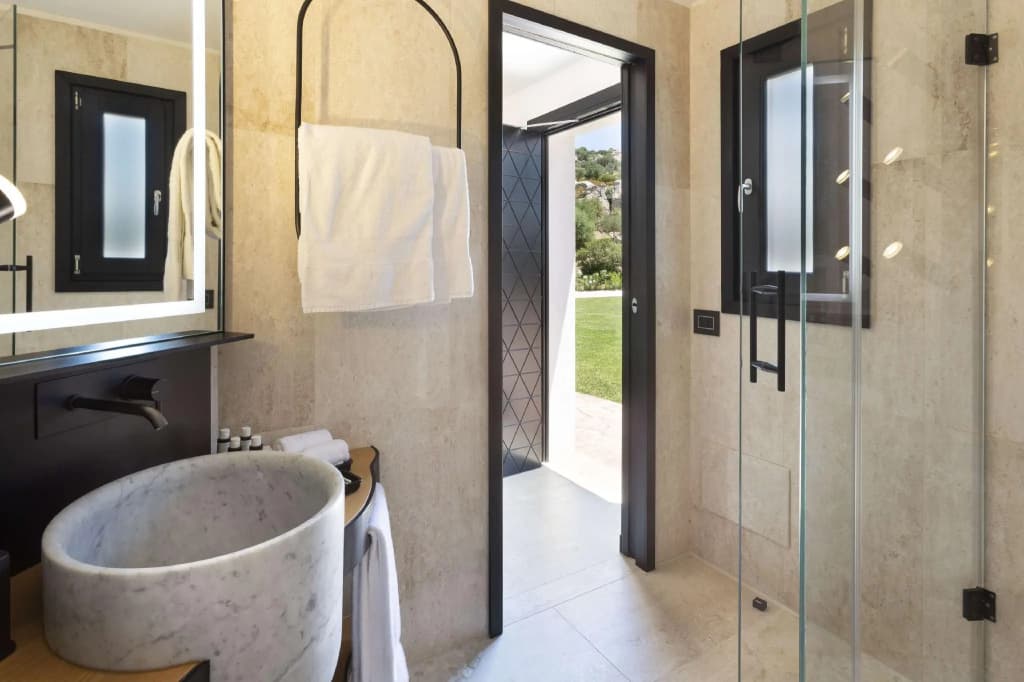 Deluxe Double room with sea view full double bed