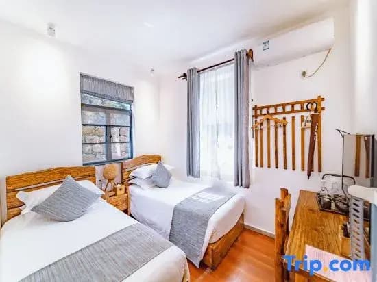 5 Bedrooms Villa with courtyard view
