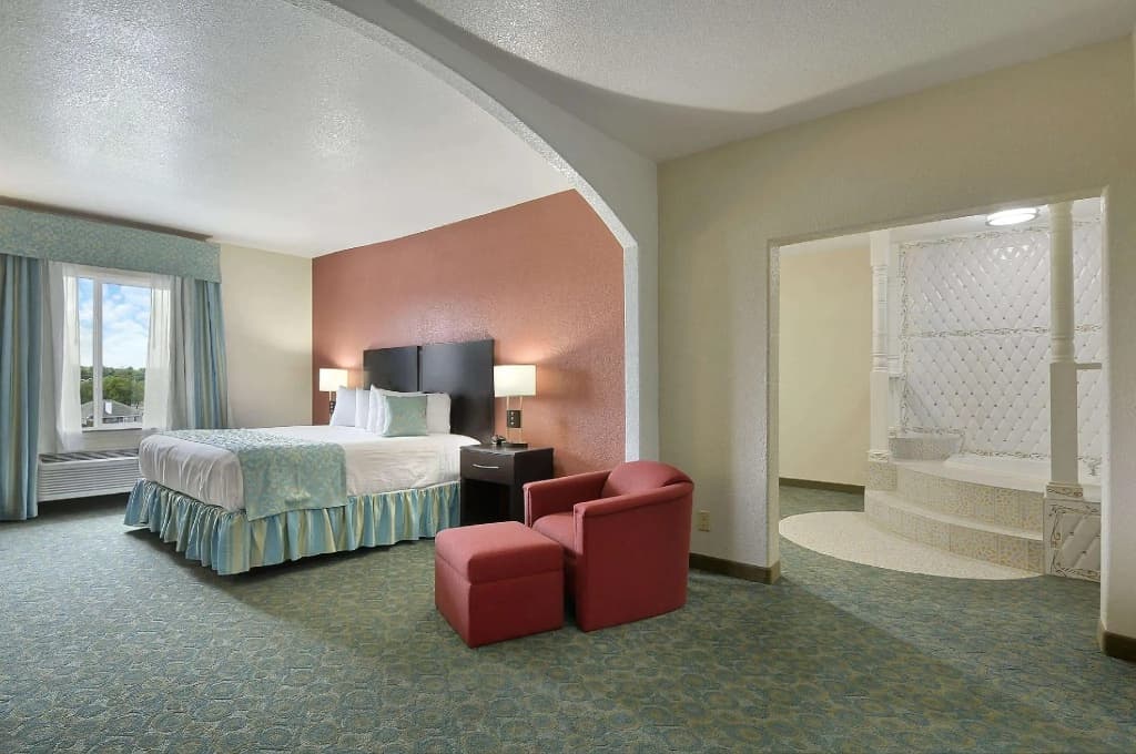 Double Suite full double bed