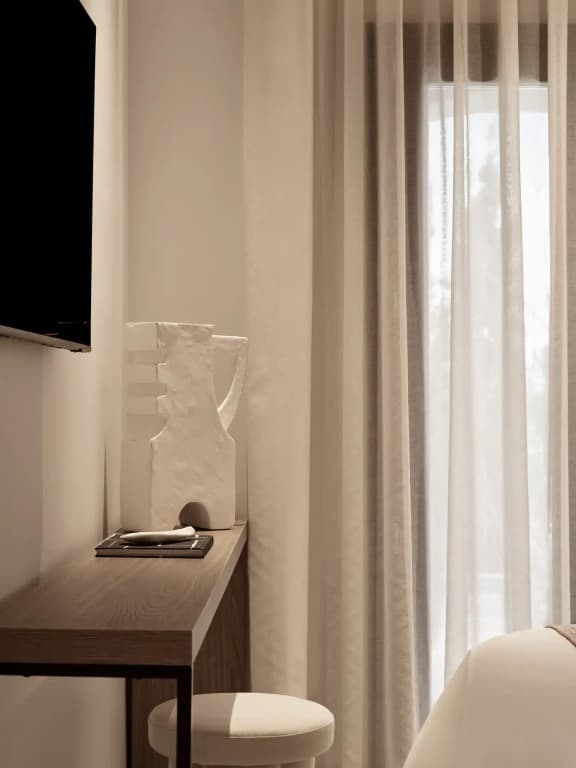 Comfort room with balcony