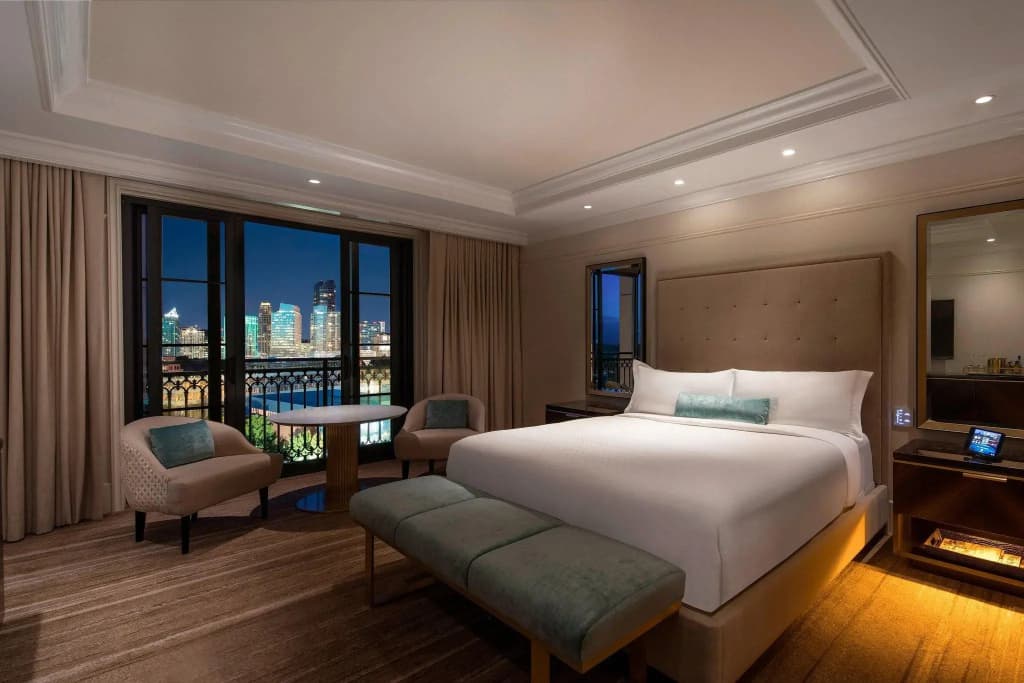 Deluxe Double room with balcony full double bed