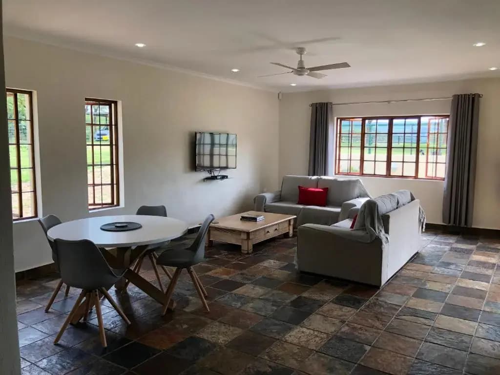 2 Bedrooms Cottage