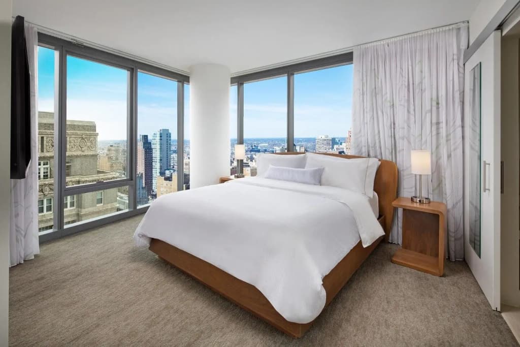 1 Bedroom Double Suite with city view full double bed