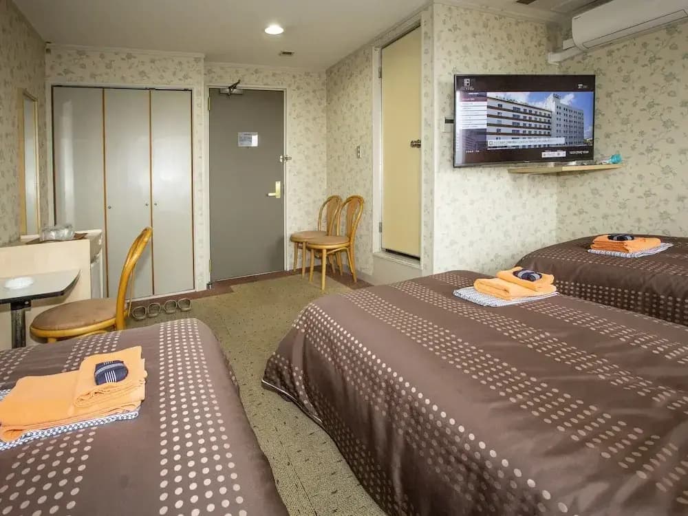 Standard Triple room