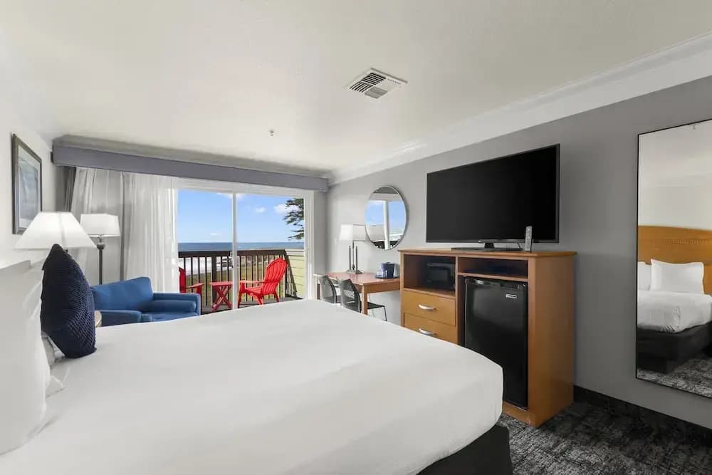 Standard Double room with ocean view full double bed