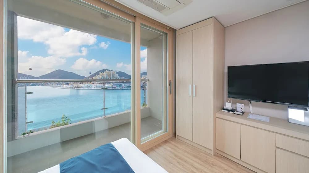 Deluxe Double room with sea view twin beds