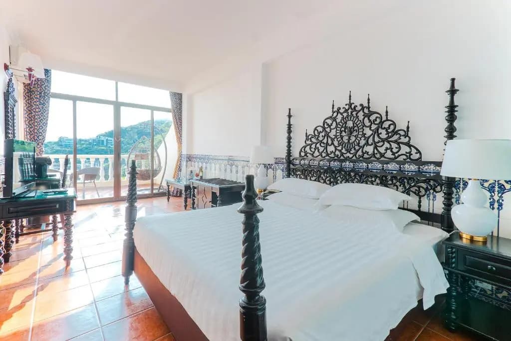 Superior Double room with balcony and with sea view full double bed
