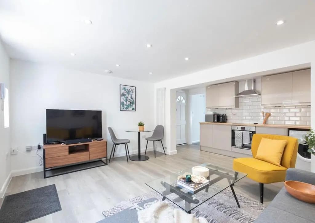 1 Bedroom Apartment