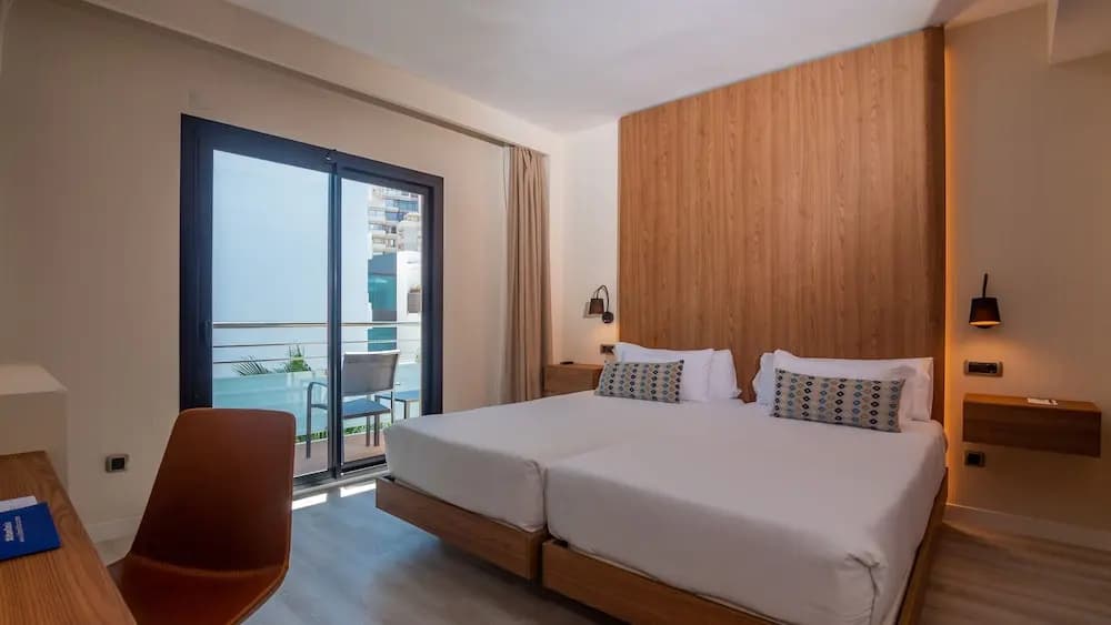 Premium Double room with balcony full double bed