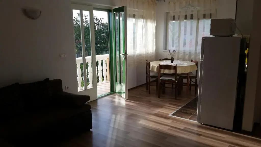 Apartment with balcony