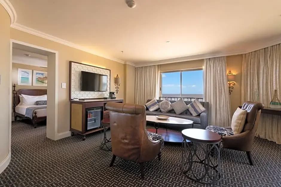 Double Suite full double bed