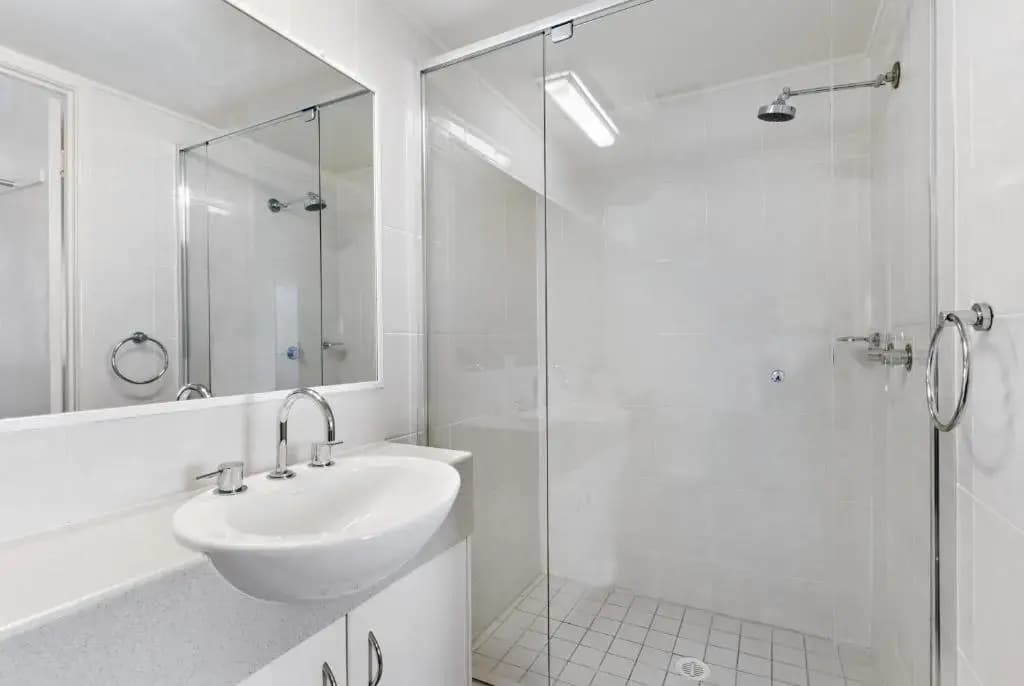 2 Bedrooms Penthouse Apartment