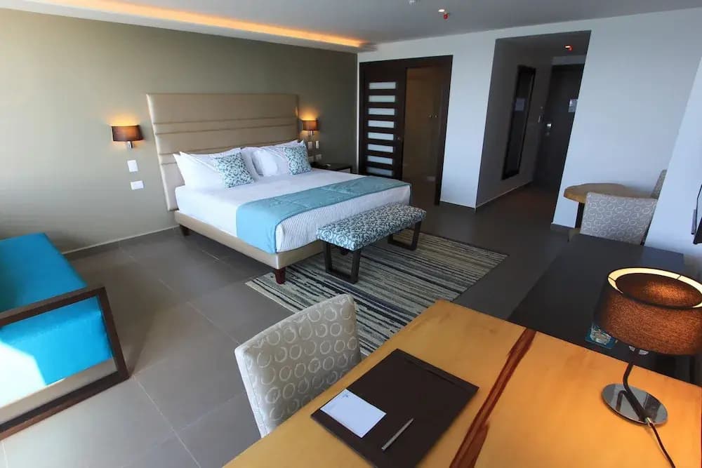 Premium Double room with sea view full double bed