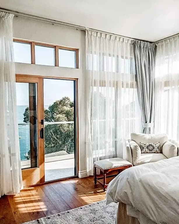 Double Suite with pool view full double bed