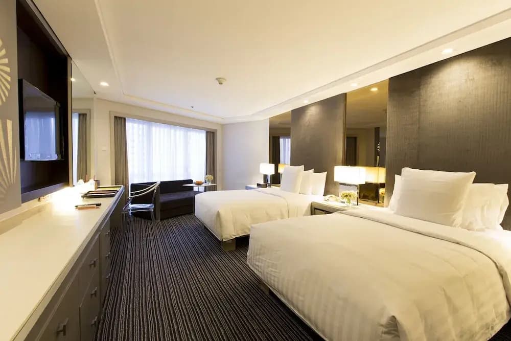 Executive Double room with balcony full double bed