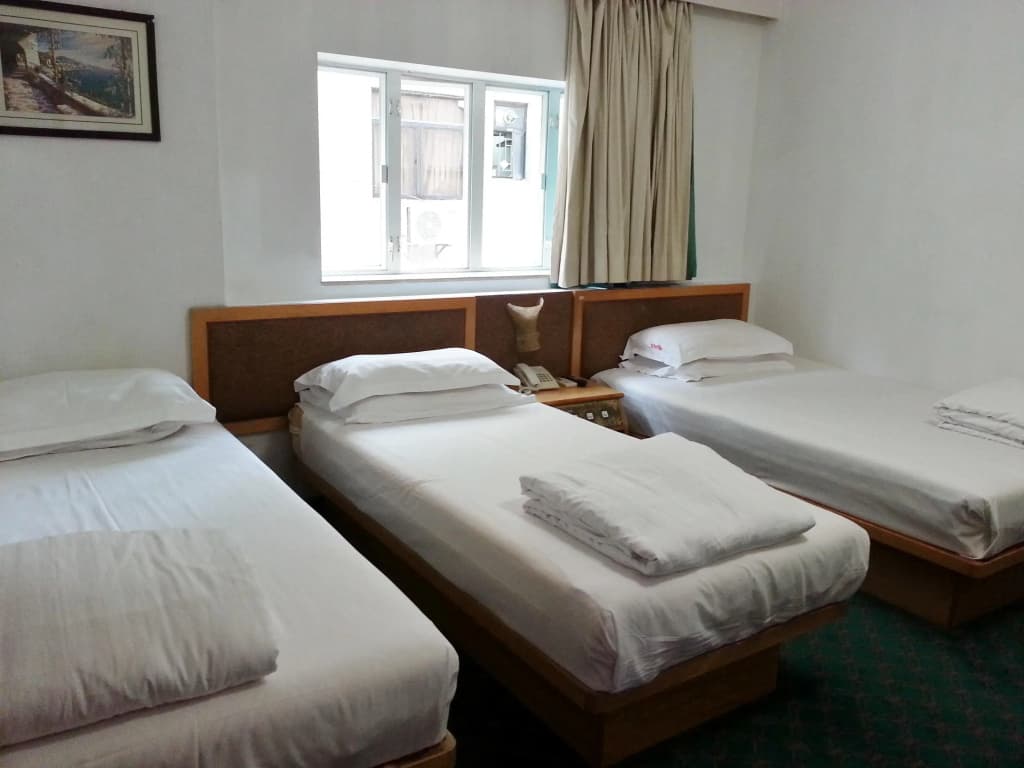 Standard Triple room