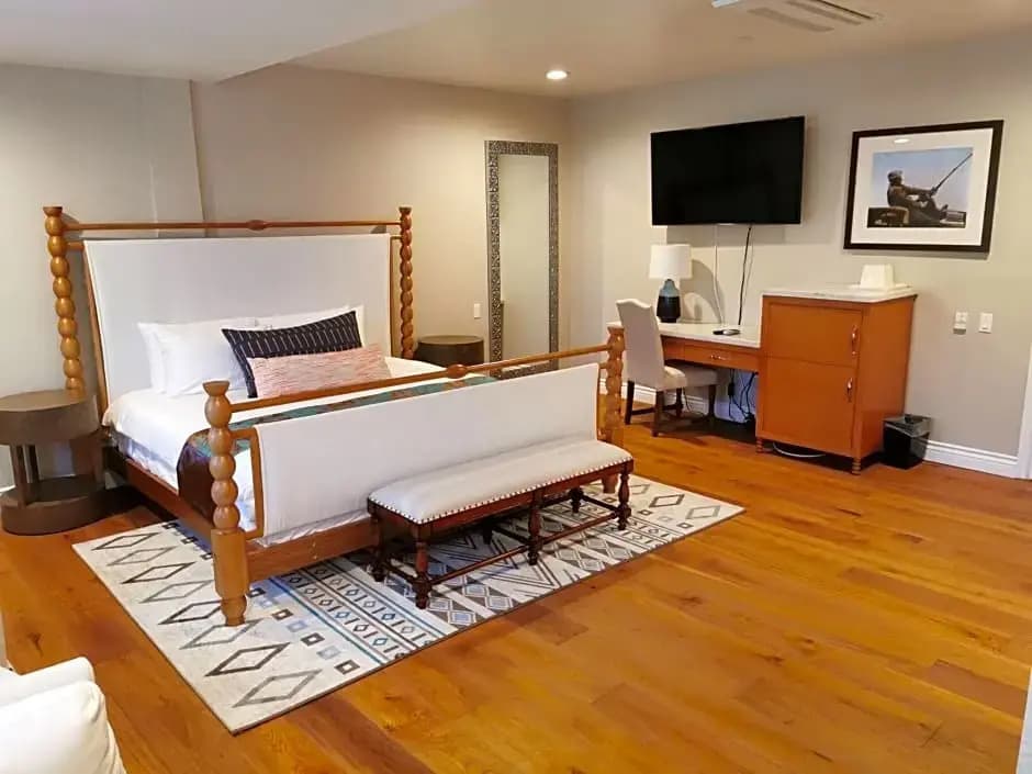 Standard Double room with mountain view full double bed