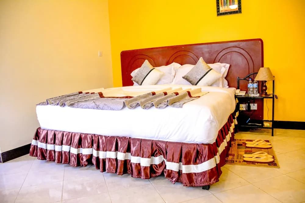 Standard Double room with garden view full double bed