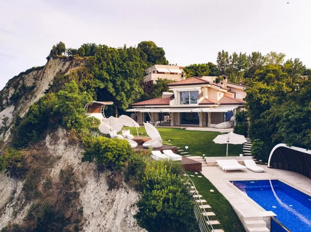 Villa