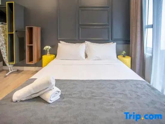 2 Bedrooms Quadruple Apartment