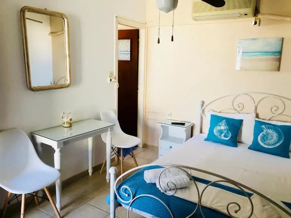 Economy room
